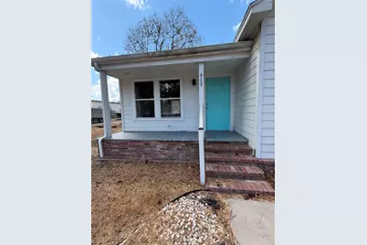 413 W Hamilton, Cuero, TX 77954 - Photo 2