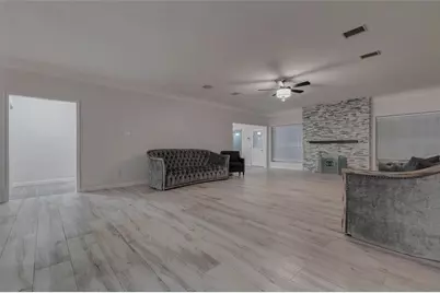 19 Wickham Court, Sugar Land, TX 77479 - Photo 12