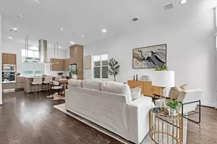 5871 E Post Oak Ln, Houston, TX 77055 - Photo 14