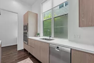5871 E Post Oak Ln, Houston, TX 77055 - Photo 20