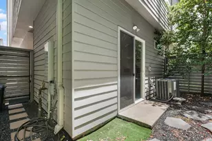 5871 E Post Oak Ln, Houston, TX 77055 - Photo 34