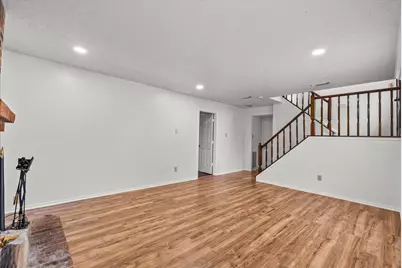 430 W Redway Lane W, Houston, TX 77598 - Photo 10