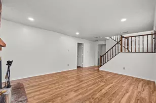 430 W Redway Ln W, Houston, TX 77598 - Photo 10