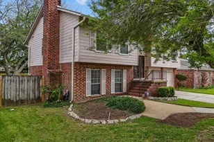 430 W Redway Ln W, Houston, TX 77598 - Photo 2