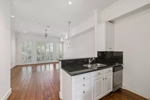 100 McGowen St, Houston, TX 77006 - Photo 8