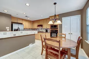 22 S Greywing Pl, The Woodlands, TX 77382 - Photo 12