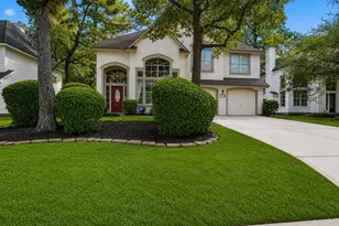 22 S Greywing Pl, The Woodlands, TX 77382 - Photo 2
