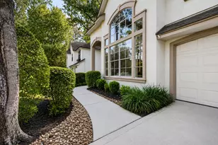 22 S Greywing Pl, The Woodlands, TX 77382 - Photo 4