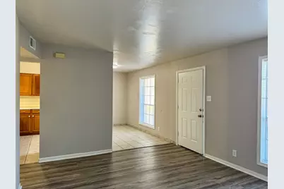 2102 5th Avenue N #7, Texas City, TX 77590 - Photo 2