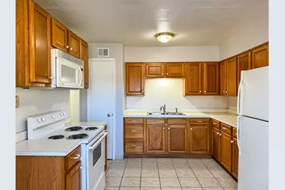 2102 5th Avenue N #7, Texas City, TX 77590 - Photo 4