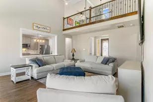 13510 Fallbrook Cir, Mont Belvieu, TX 77535 - Photo 4