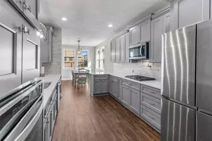 13510 Fallbrook Cir, Mont Belvieu, TX 77535 - Photo 8