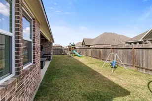 13510 Fallbrook Cir, Mont Belvieu, TX 77535 - Photo 24