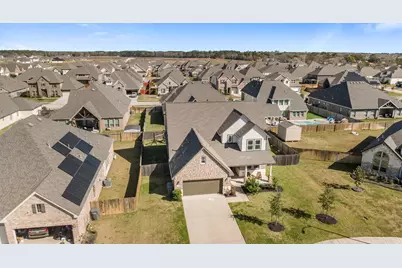 13510 Fallbrook Circle, Mont Belvieu, TX 77535 - Photo 38