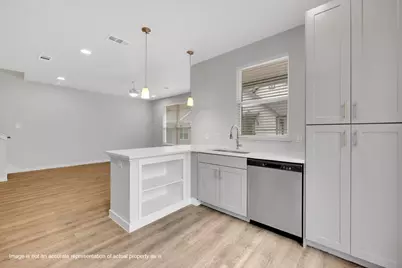 10122 Conover Commons Circle, Fort Worth, TX 76108 - Photo 4