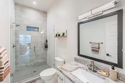 422 W 9th Street #103, Dallas, TX 75208 - Photo 18
