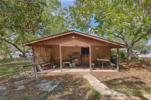 401 W Live Oak and 504 S Pecan St, Moulton, TX 77975 - Photo 36