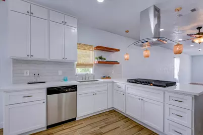 2315 36th St, Galveston, TX 77550 - Photo 12