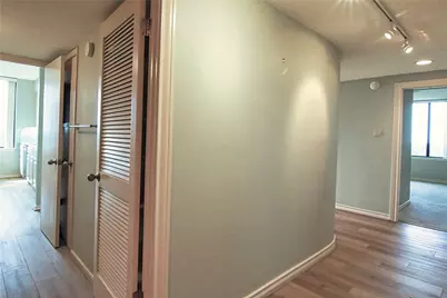 14655 Champion Forest Drive #1102, Houston, TX 77069 - Photo 4