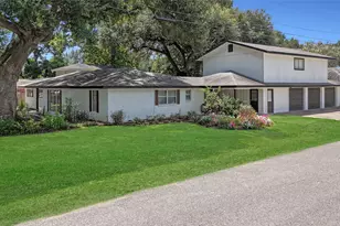 1409 Kathy Ave, Sealy, TX 77474 - Photo 4