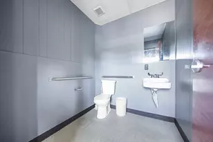 802 E 32nd St, Houston, TX 77022 - Photo 6