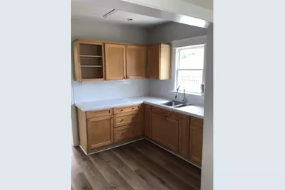 802 E 32nd Street, Houston, TX 77022 - Photo 12