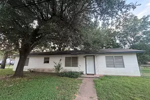114 Irwin, Columbus, TX 78934 - Photo 1