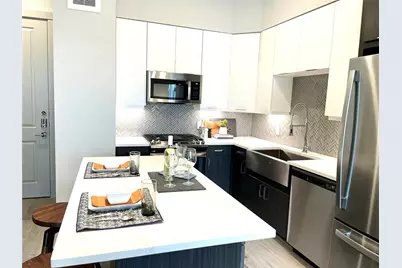 401 W 25th Street #2130, Houston, TX 77008 - Photo 6