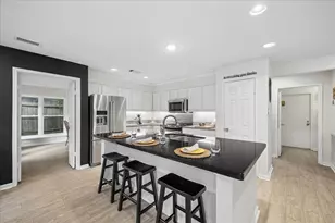 11 Twisted Birch Pl Ct, The Woodlands, TX 77381 - Photo 8