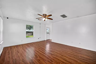 4403 Sprangletop Avenue, Baytown, TX 77521 - Photo 20