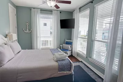 932 Kent, Crystal Beach, TX 77650 - Photo 24