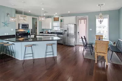 932 Kent, Crystal Beach, TX 77650 - Photo 10