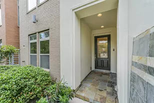 5425 Hidalgo St, Houston, TX 77056 - Photo 2