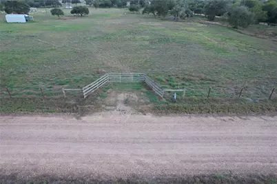 1007 County Road 380, Hallettsville, TX 77964 - Photo 6
