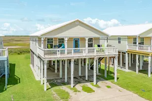 2935 Bluewater Hwy, Surfside Beach, TX 77541 - Photo 1