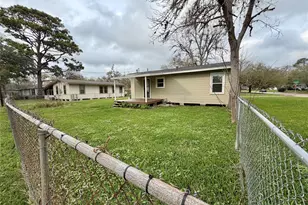 234 Jasmine St, Lake Jackson, TX 77566 - Photo 14