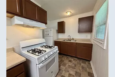 234 Jasmine Street, Lake Jackson, TX 77566 - Photo 8