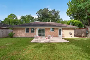 11227 Greenwillow St, Houston, TX 77035 - Photo 30