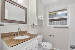 11227 Greenwillow St, Houston, TX 77035 - Photo 16