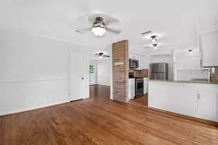 11227 Greenwillow St, Houston, TX 77035 - Photo 10