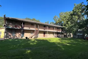 1842 Thompson St, La Marque, TX 77568 - Photo 2