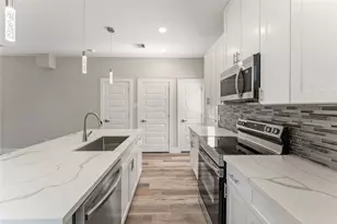 4534 Newberry St, Houston, TX 77051 - Photo 6