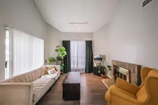 10122 Waterstone Dr, Houston, TX 77042 - Photo 1