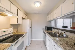 10122 Waterstone Dr, Houston, TX 77042 - Photo 8
