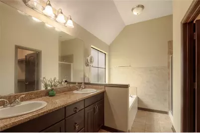 107 Enfield Court, Huntsville, TX 77320 - Photo 22