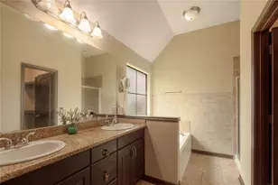 107 Enfield Ct, Huntsville, TX 77320 - Photo 22