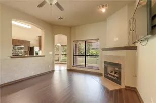 107 Enfield Ct, Huntsville, TX 77320 - Photo 10