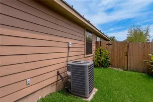 107 Enfield Ct, Huntsville, TX 77320 - Photo 32