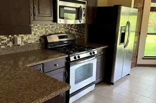 107 Enfield Ct, Huntsville, TX 77320 - Photo 10