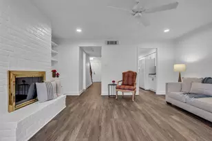 10355 Longmont Dr, Houston, TX 77042 - Photo 4